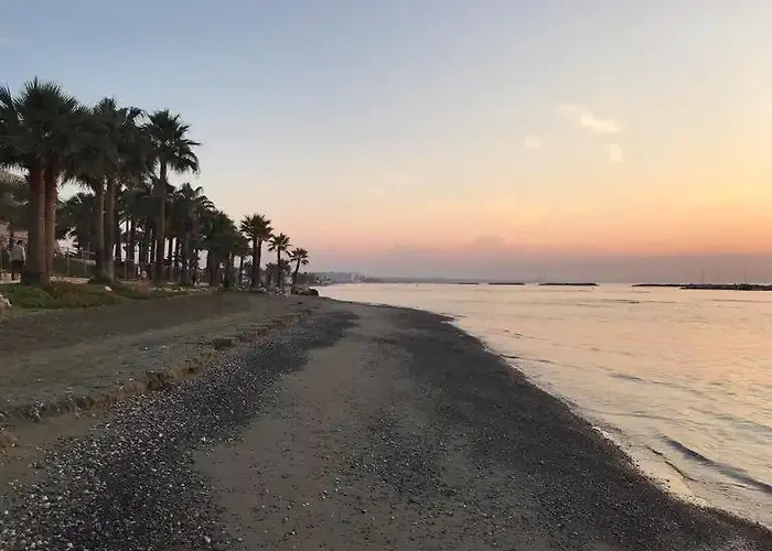 アパート Cozy With Balcony ピラ